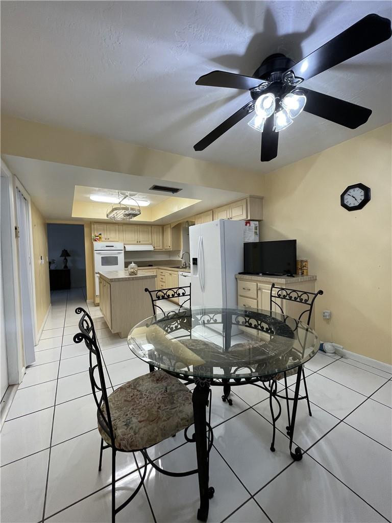 9200 Southwest 55th Street Cooper City, FL 33328 - Photo 12 of 23 Eat-In Kitchen