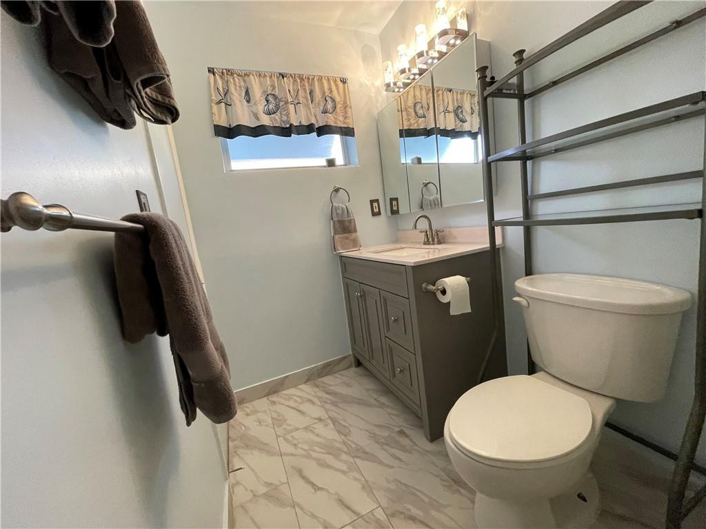 9200 Southwest 55th Street Cooper City, FL 33328 - Photo 17 of 23 Primary Bathroom