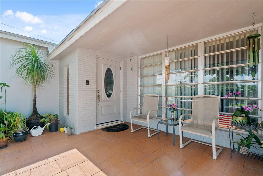 9200 Southwest 55th Street Cooper City, FL 33328 - Photo 4 of 23 Front Porch