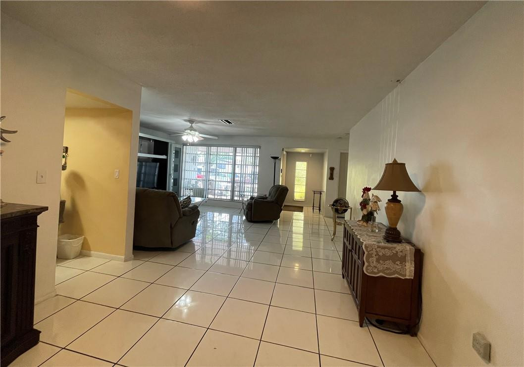 9200 Southwest 55th Street Cooper City, FL 33328 - Photo 7 of 23 Dining Area