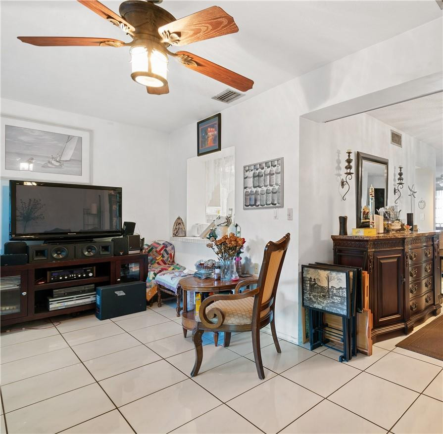 9200 Southwest 55th Street Cooper City, FL 33328 - Photo 9 of 23 Florida Room