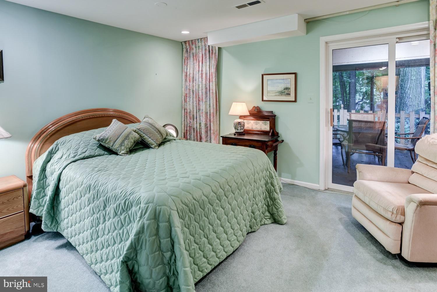 2058 Derby Ridge Lane, Unit 314 Silver Spring, MD 20910 - Photo 26 of 33 Owner's Bedroom