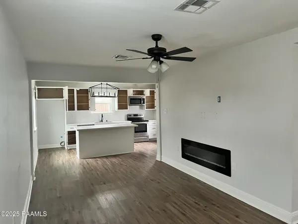 $215,000 | 2428 Pecan Drive, Chalmette, LA 70043