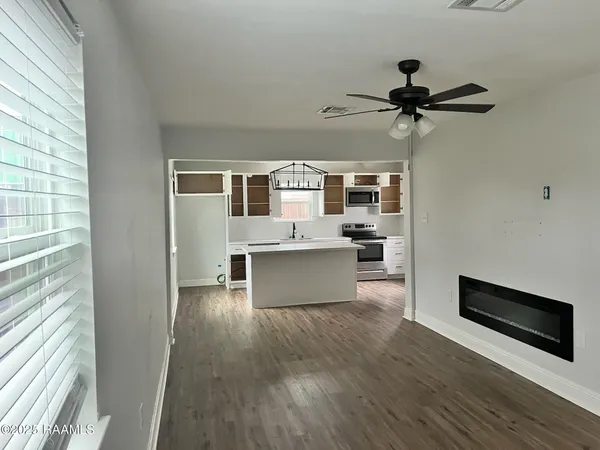 $215,000 | 2428 Pecan Drive, Chalmette, LA 70043