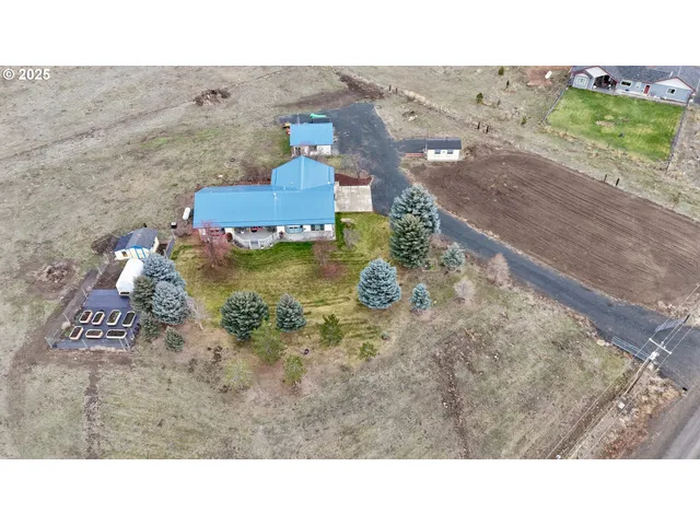 a black and white photo of a house