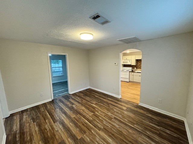 1405 Rice Street Alvin, TX 77511 - Photo 7 of 17