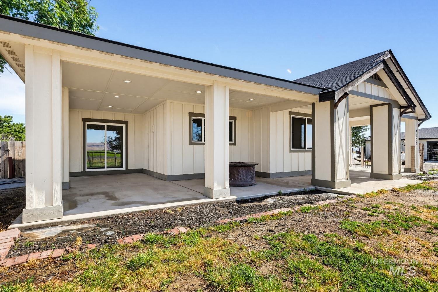 2588 West Market Road Homedale, ID 83628 - Photo 1 of 42