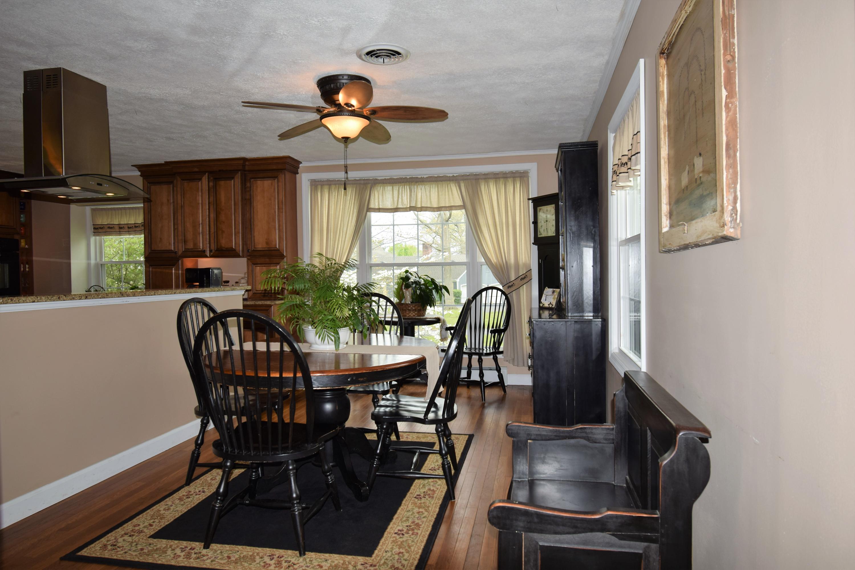 1212 Old Springfield Xenia, OH 45385 - Photo 12 of 44