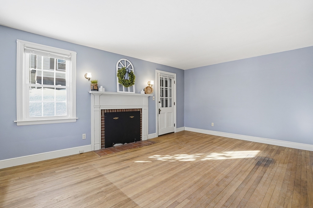 12 Cardinal Road Worcester, MA 01602 - Photo 3 of 34