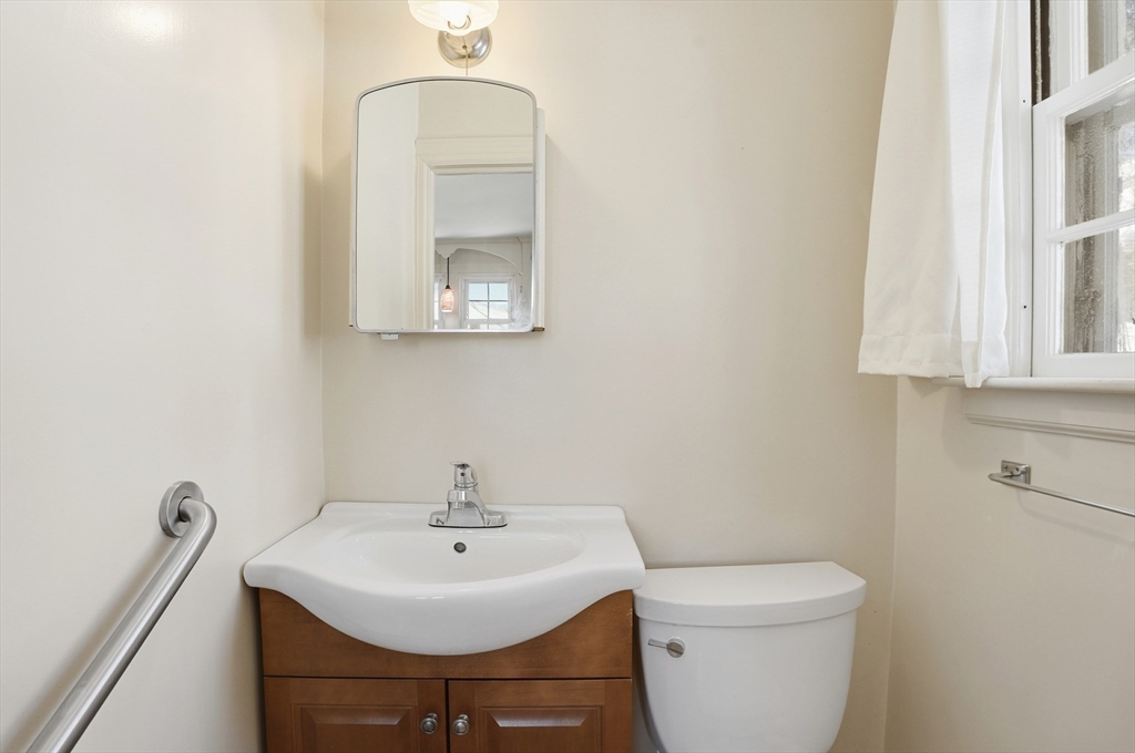 12 Cardinal Road Worcester, MA 01602 - Photo 10 of 34