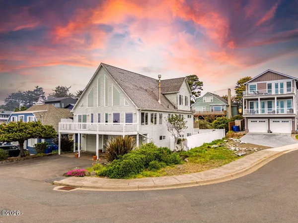 $1,150,000 | 4912 Southwest Beach Avenue, Lincoln City, OR 97367
