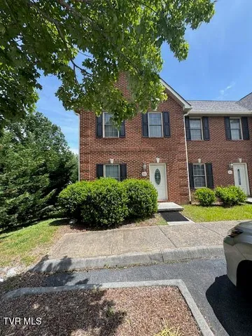 $1,800 | 1709 Cherokee Road, Unit 201, Johnson City, TN 37604