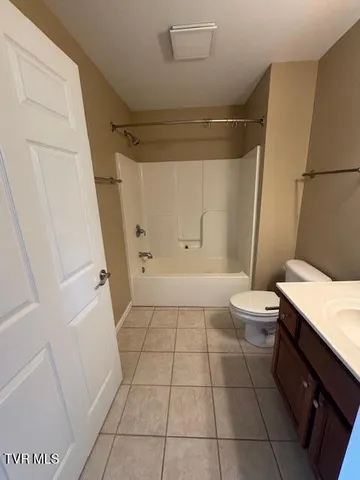 $1,800 | 1709 Cherokee Road, Unit 201, Johnson City, TN 37604