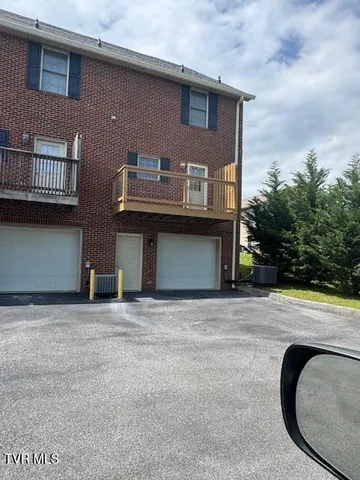 $1,800 | 1709 Cherokee Road, Unit 201, Johnson City, TN 37604
