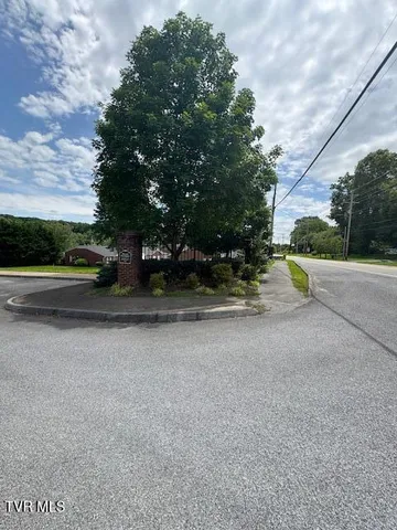 $1,800 | 1709 Cherokee Road, Unit 201, Johnson City, TN 37604