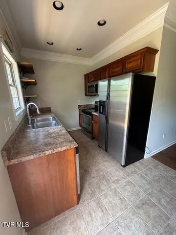 $1,800 | 1709 Cherokee Road, Unit 201, Johnson City, TN 37604