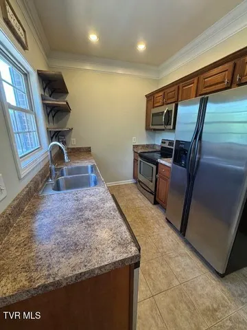 $1,800 | 1709 Cherokee Road, Unit 201, Johnson City, TN 37604