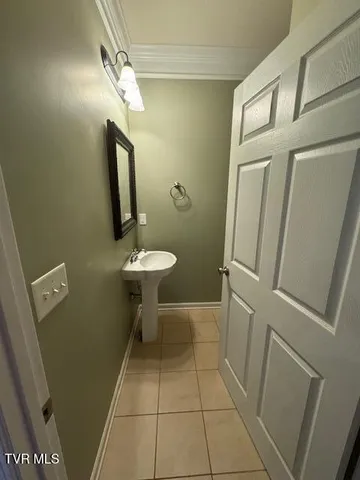 $1,800 | 1709 Cherokee Road, Unit 201, Johnson City, TN 37604