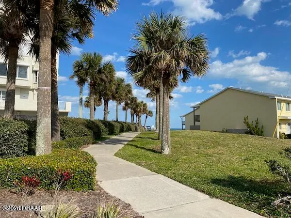 $309,900 | 82 Calumet Avenue, Ponce Inlet, FL 32127