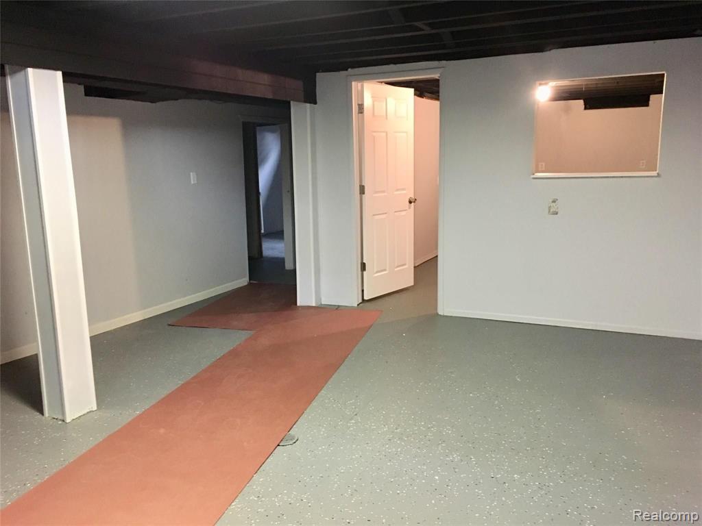7238 Superior Street Center Line, MI 48015 - Photo 18 of 24