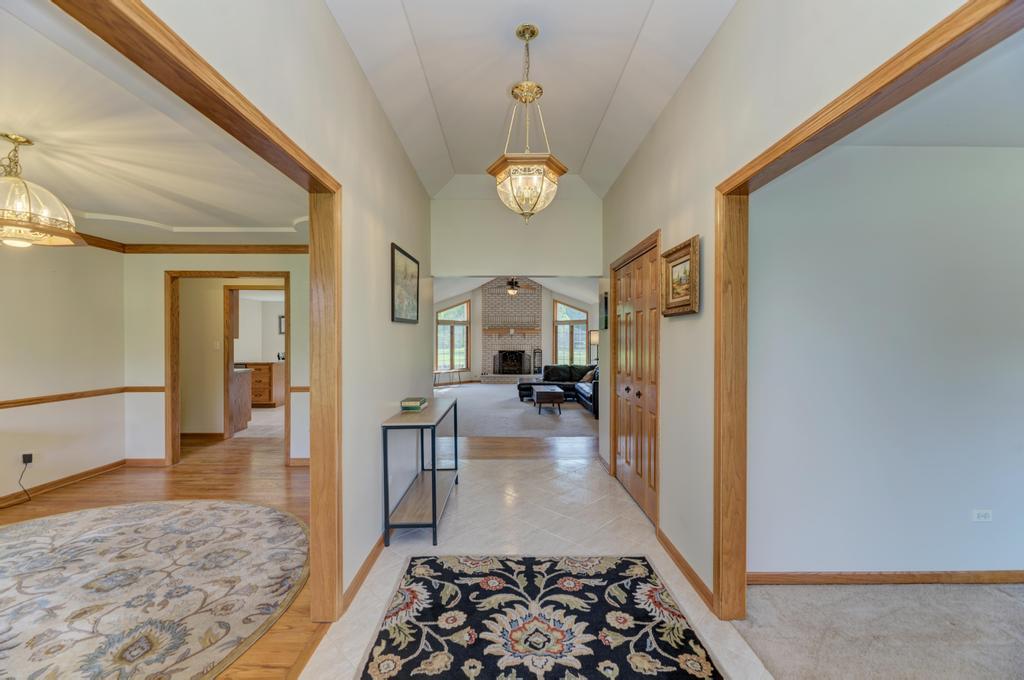 24031 South Schoolhouse Road Manhattan, IL 60442 - Photo 6 of 44