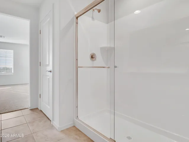 a view of an house with backyard and swimming pool