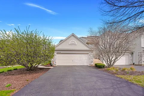 $299,999 | 24928 Franklin Lane, Plainfield, IL 60585