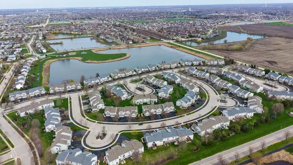 $299,999 | 24928 Franklin Lane, Plainfield, IL 60585