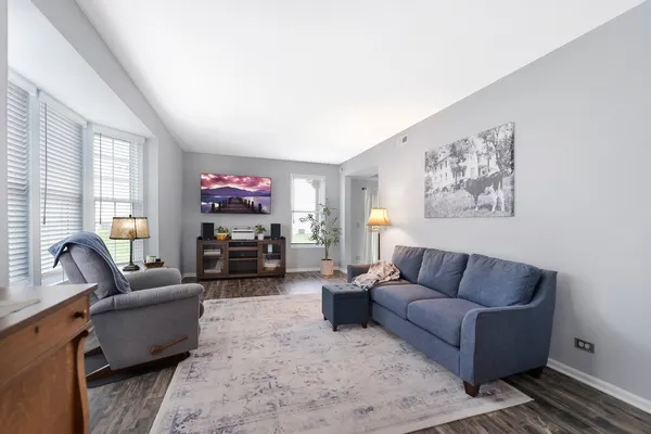 $299,999 | 24928 Franklin Lane, Plainfield, IL 60585