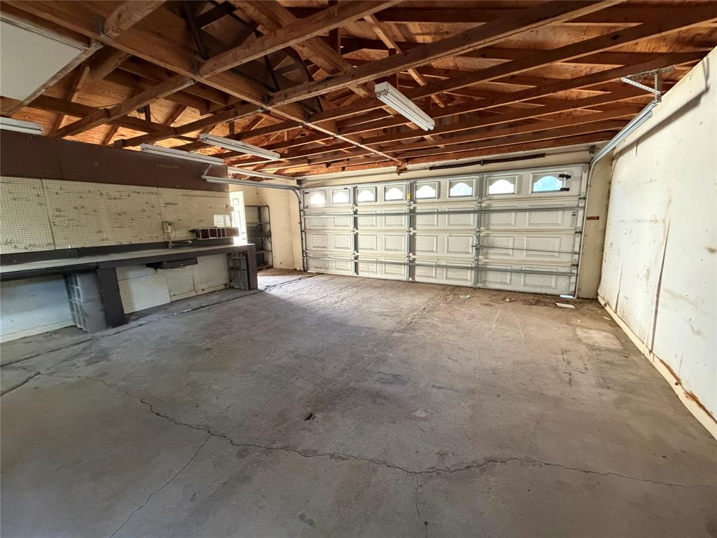 2512 Timber Road Burleson, TX 76028 - Photo 12 of 25 Gallery Image 12