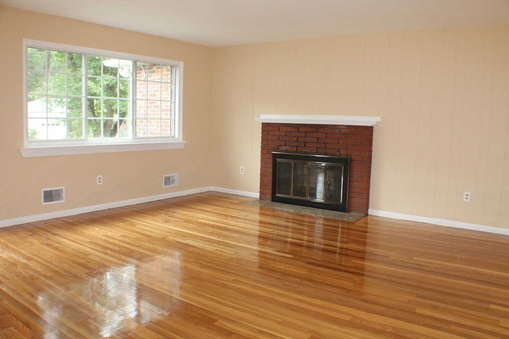 6 Livoli Road Framingham, MA 01701 - Photo 4 of 30