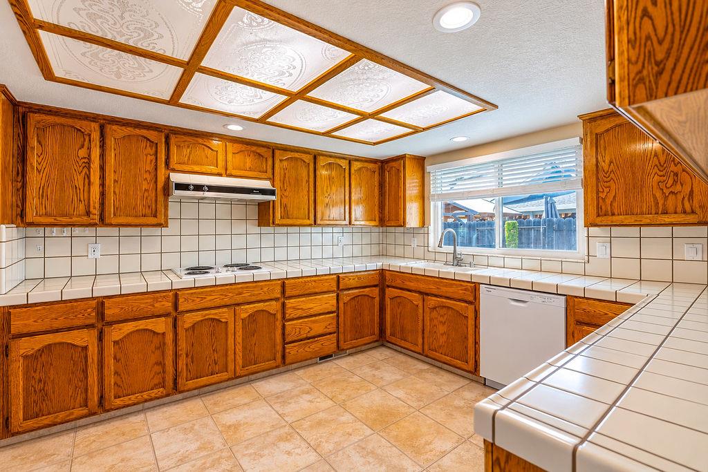 2233 Cheyenne Way Modesto, CA 95356 - Photo 18 of 41 Gallery Image 18