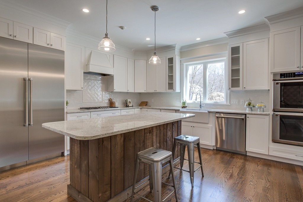 324 Concord Road Bedford, MA 01730 - Photo 3 of 30