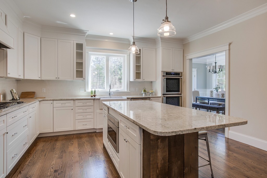 324 Concord Road Bedford, MA 01730 - Photo 4 of 30