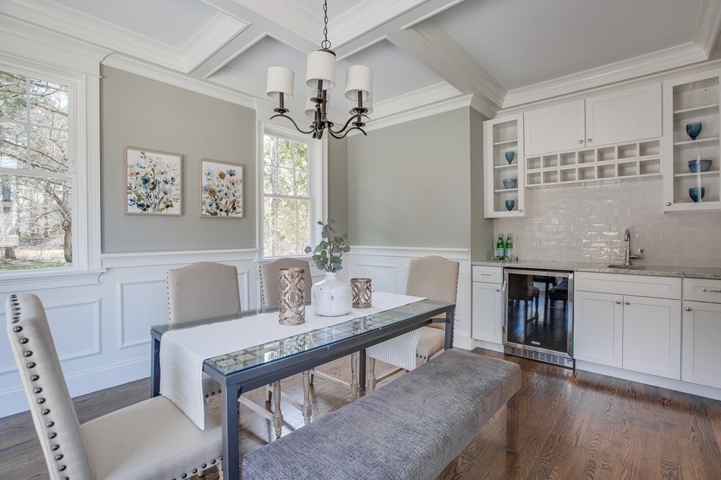 324 Concord Road Bedford, MA 01730 - Photo 9 of 30