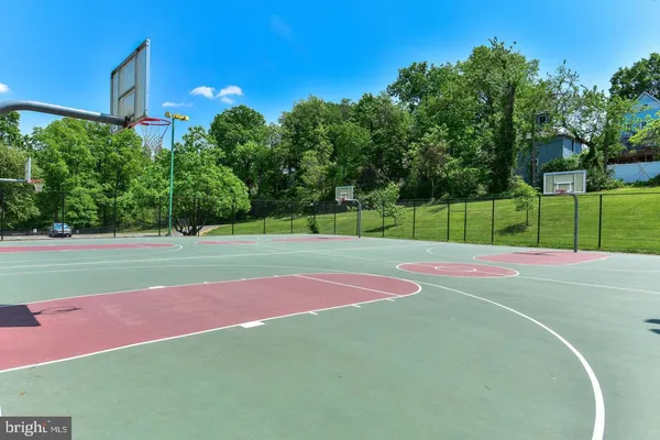 a view of a tennis court