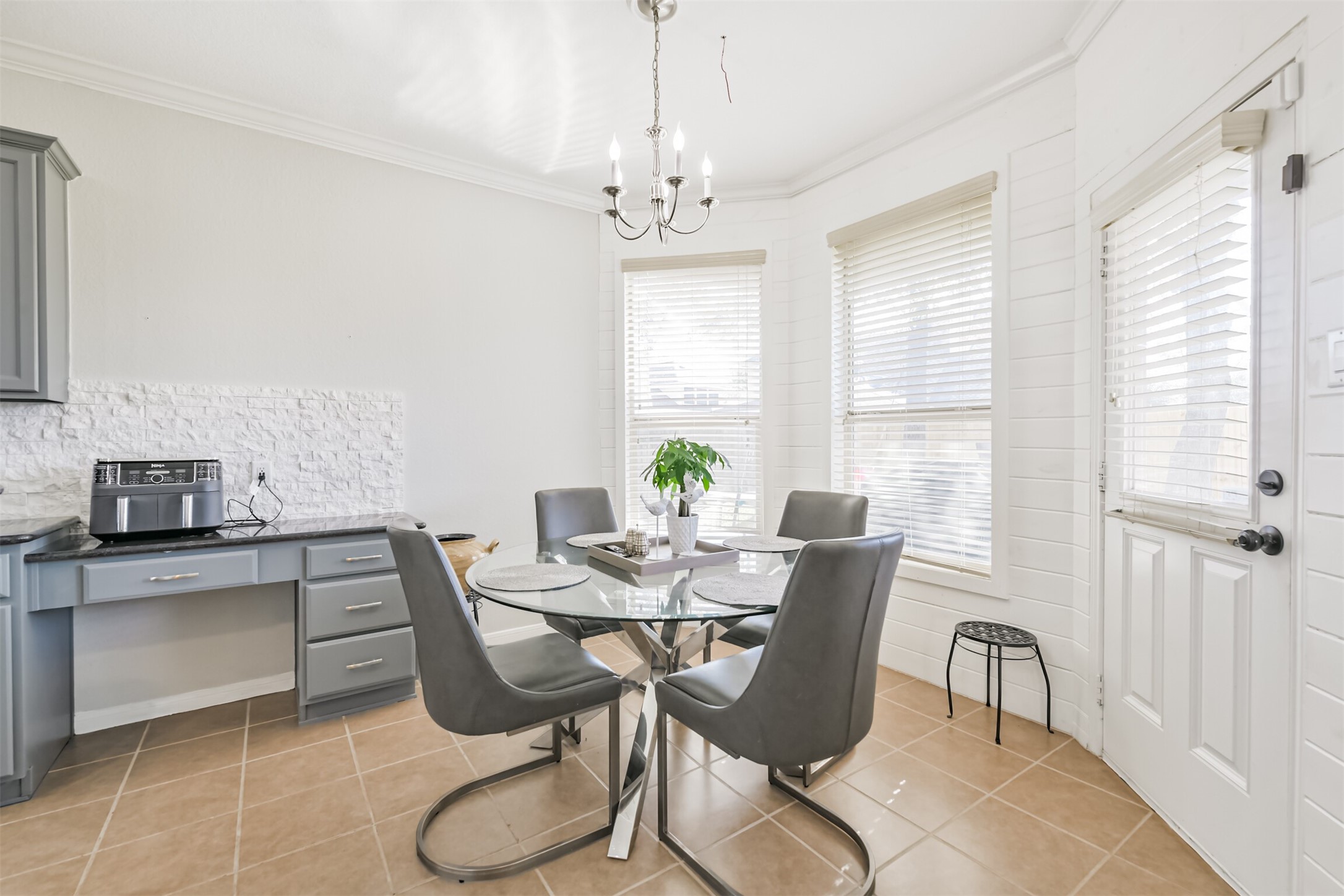 2602 Fort Settlement Trail Spring, TX 77373 - Photo 34 of 50 Bay windows in the breakfast room are complemented by a chef's desk.