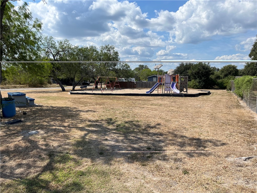 620 South Atascosa Street Mathis, TX 78368 - Photo 10 of 10 Gallery Image 10