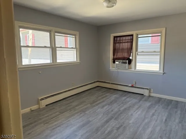 $1,900 | 1040 McBride Avenue, Unit 4, Woodland Park, NJ 07424