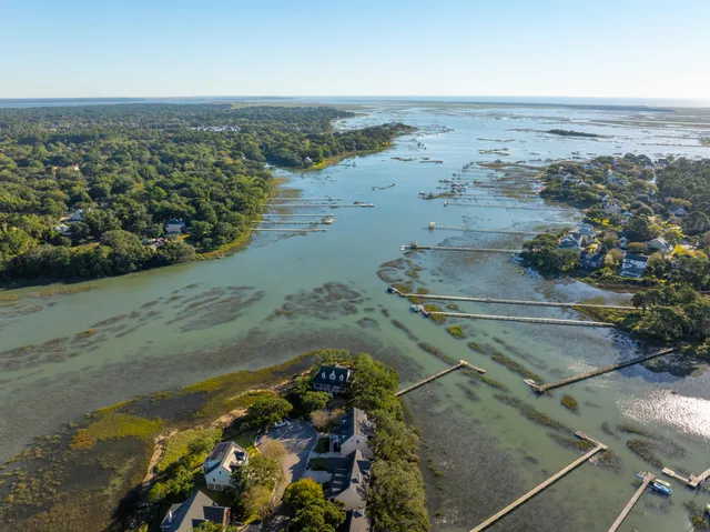 $1,599,000 | 1462 Harborsun Drive, Charleston, SC 29412