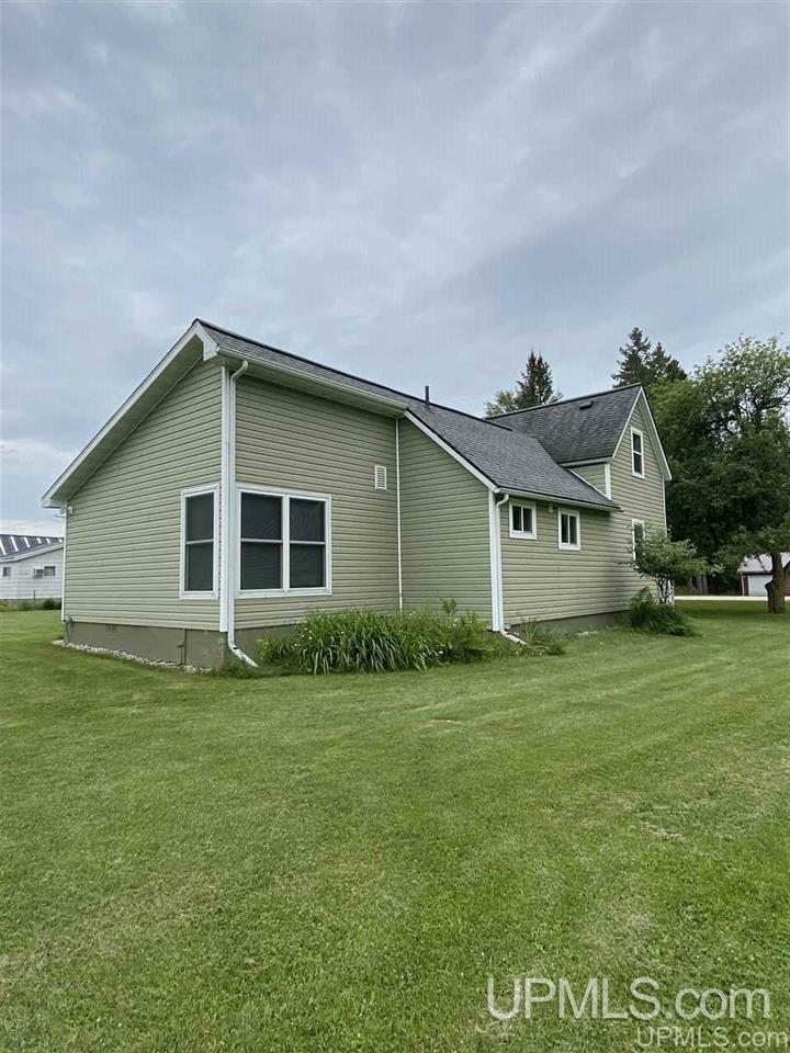 W5816 Co Road Hermansville, MI 49847 - Photo 3 of 21