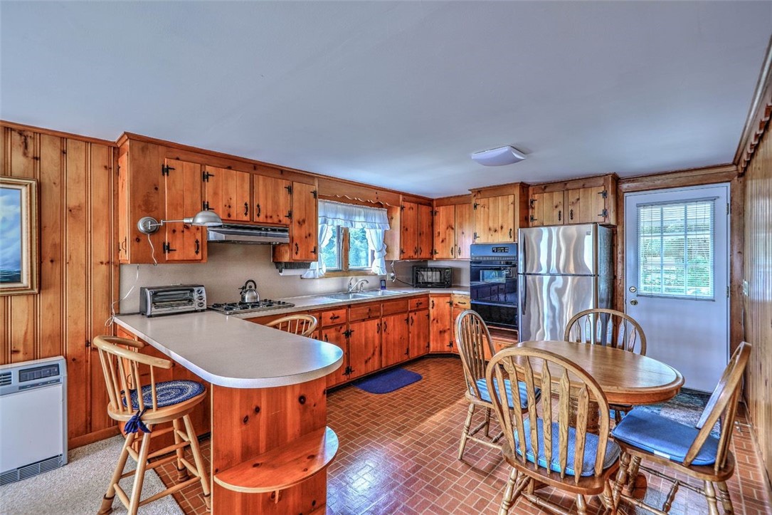 175 Middlebridge Road South Kingstown, RI 02879 - Photo 8 of 30 View of Kitchen from Living Room