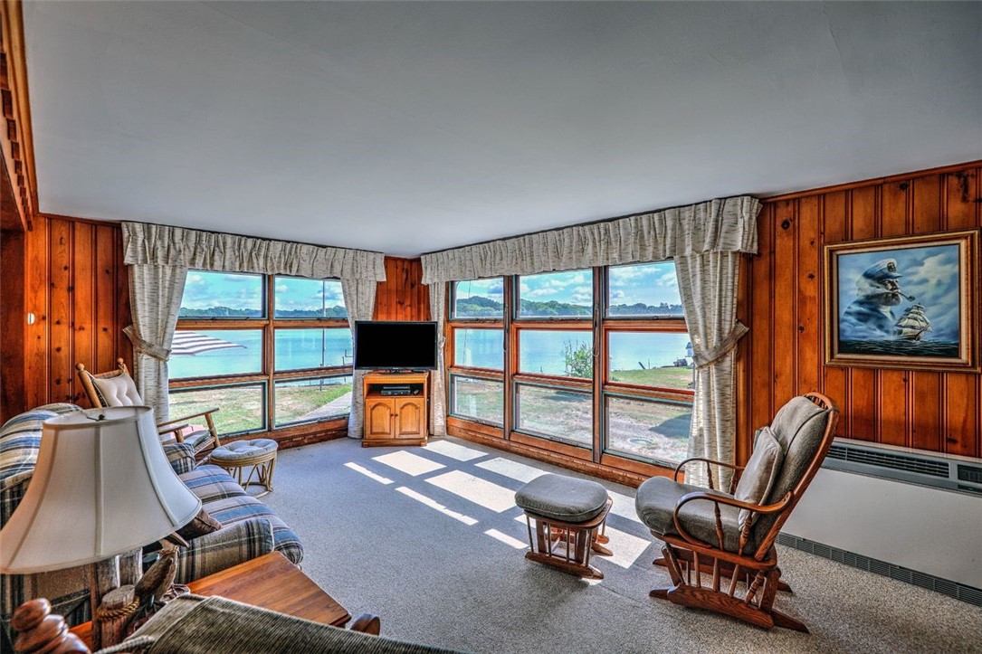 175 Middlebridge Road South Kingstown, RI 02879 - Photo 10 of 30 Living Room