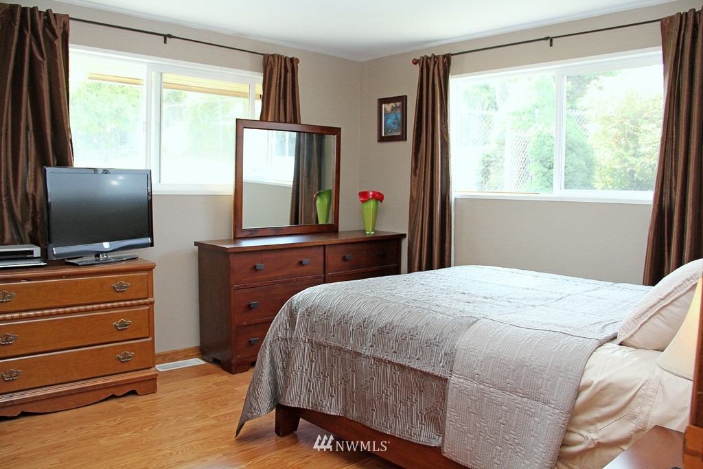 2110 Shattuck Avenue South Renton, WA 98055 - Photo 7 of 14