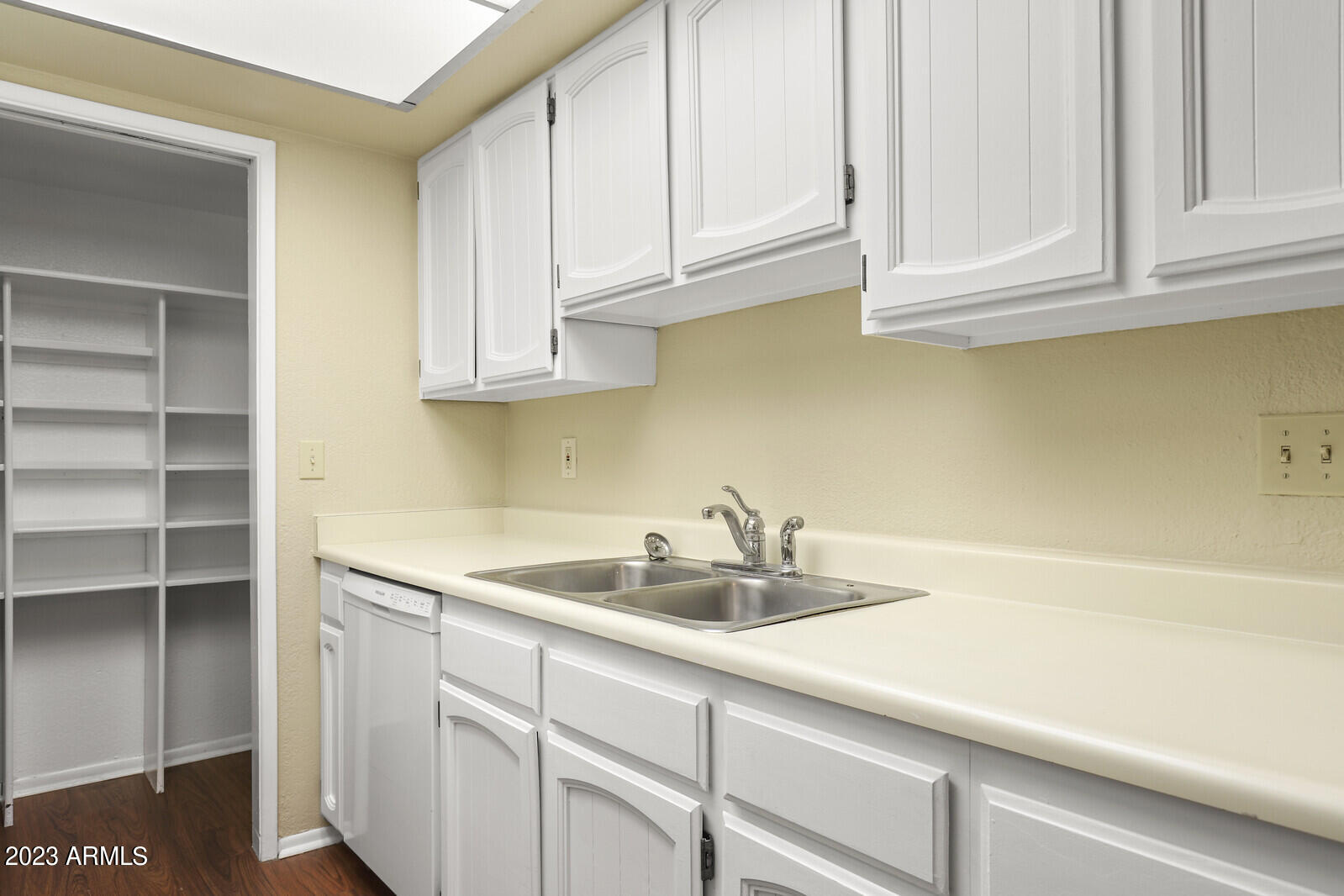 16635 North Cave Creek Road, Unit 112 Phoenix, AZ 85032 - Photo 7 of 20 Kitchen2