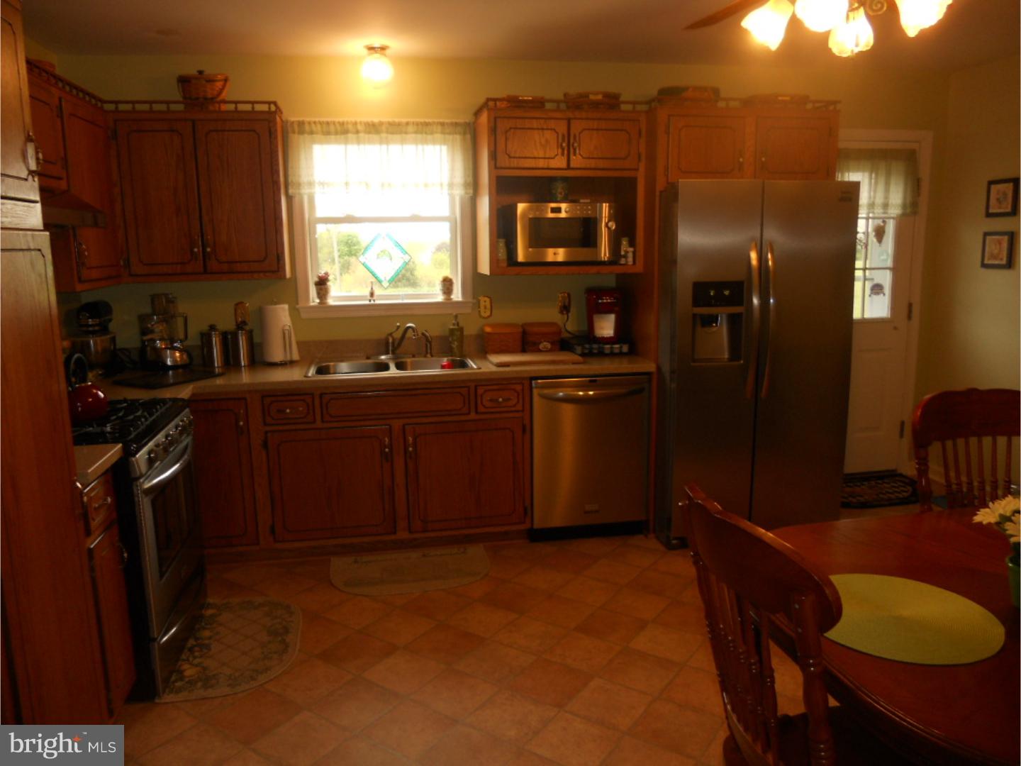112 Fox Road Mohrsville, PA 19541 - Photo 5 of 22 Gallery Image 5