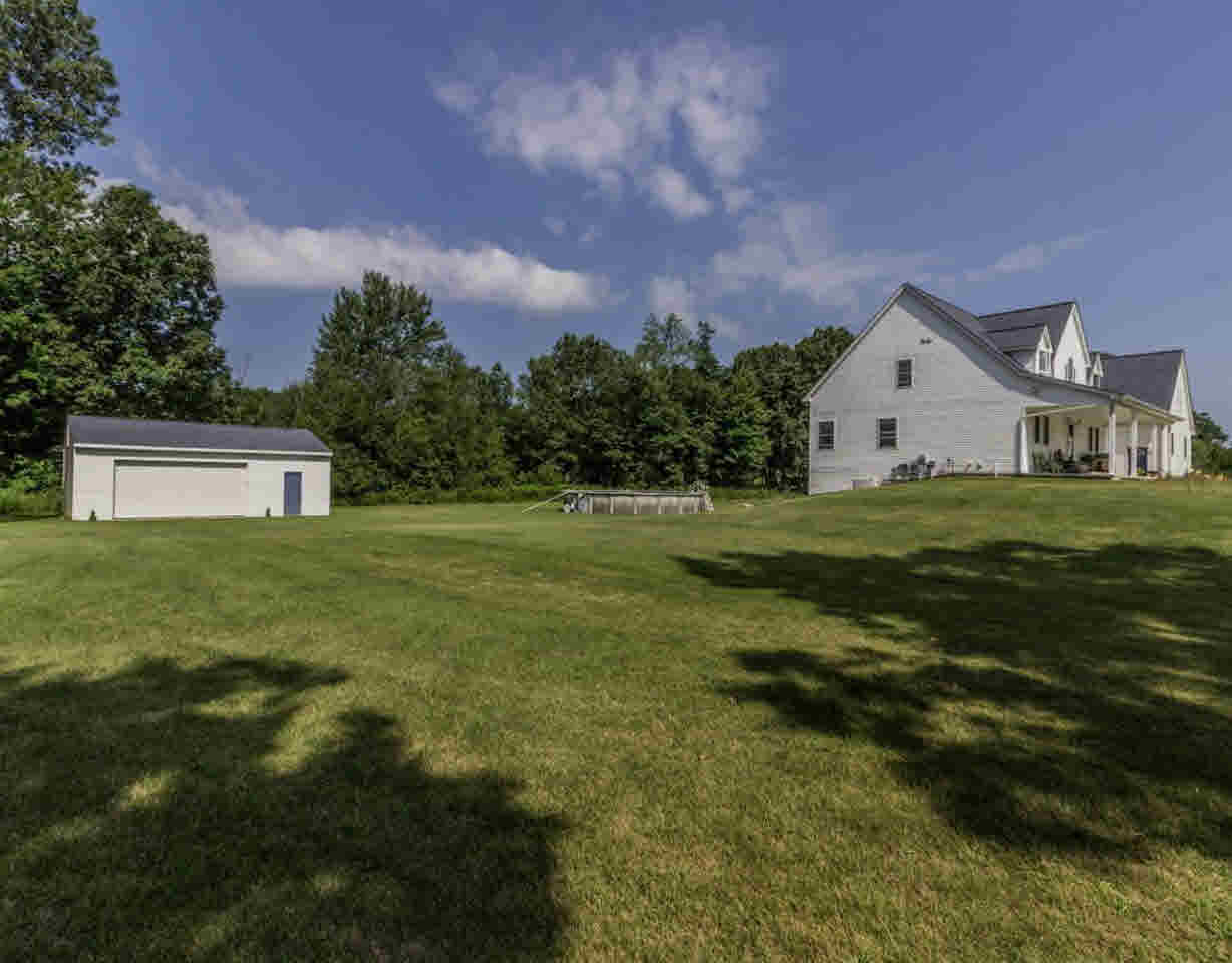 7489 Denton Hill Road Fenton, MI 48430 - Photo 36 of 40 21345165-35.JPG