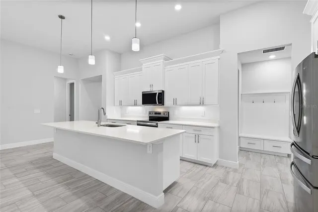 $599,000 | 304 North Jungle Road, Geneva, FL 32732