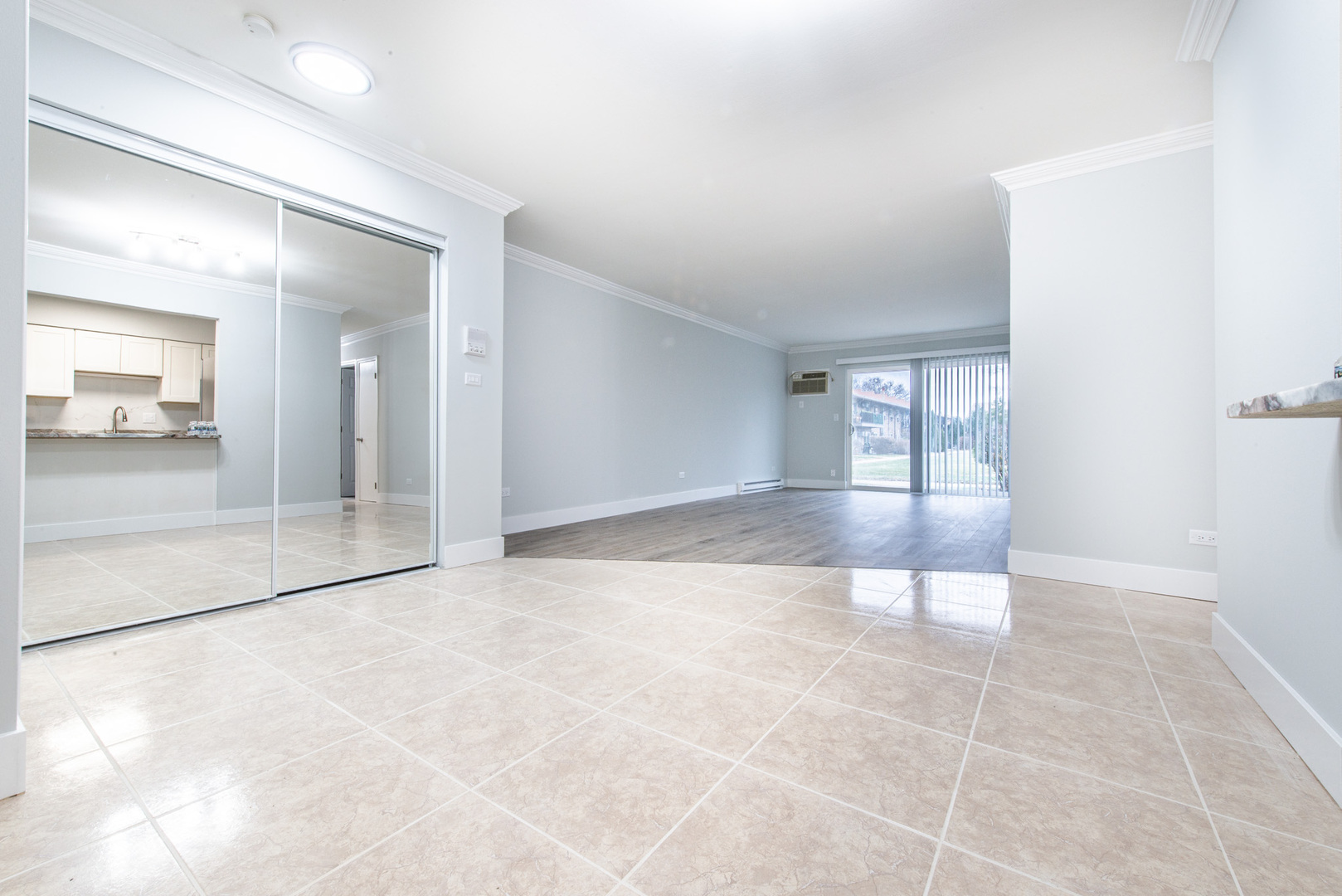 814 East Old Willow Road, Unit 109 Prospect Heights, IL 60070 - Photo 13 of 36 en view interior of the house and hallway