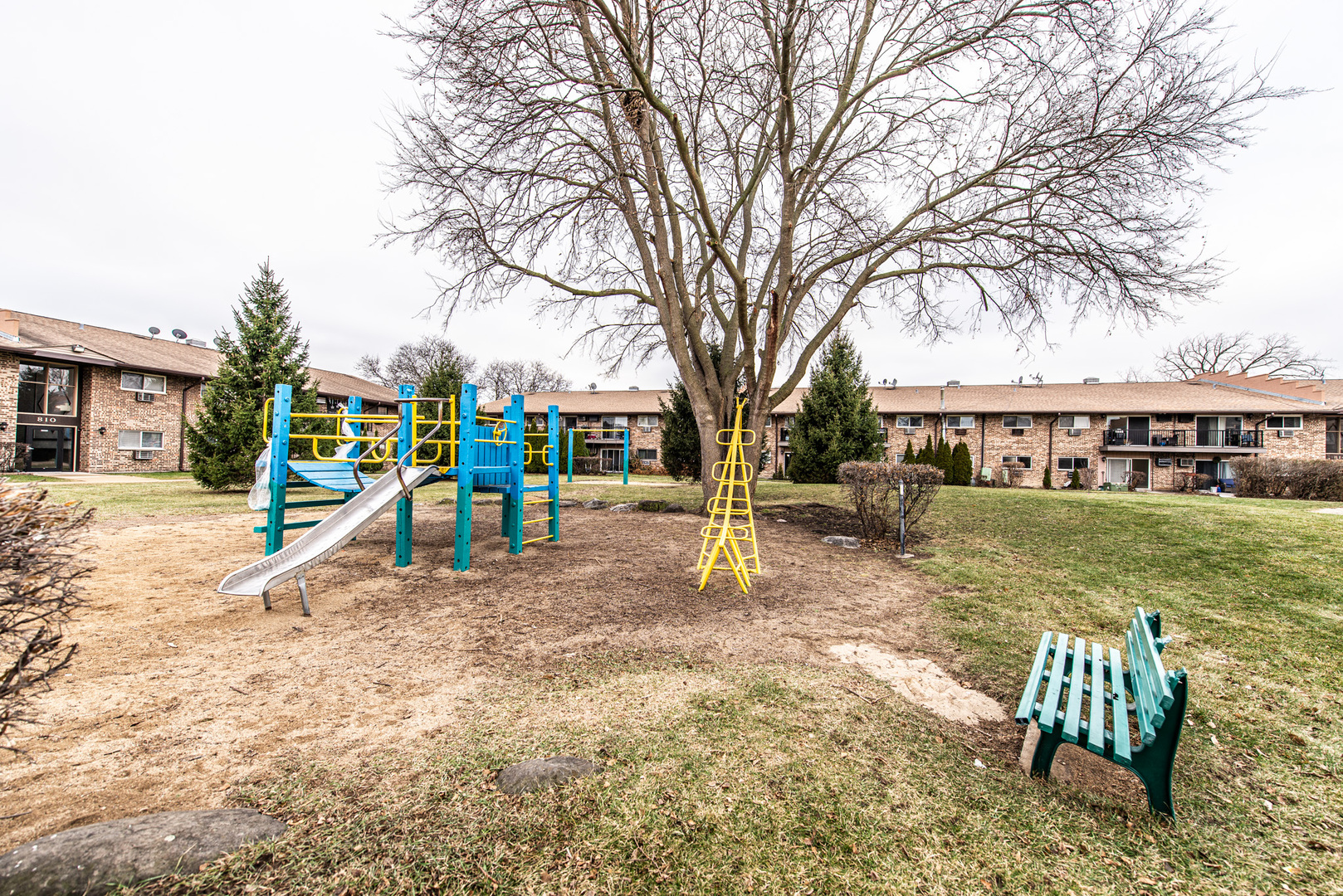 814 East Old Willow Road, Unit 109 Prospect Heights, IL 60070 - Photo 16 of 36 a view of a park with slide